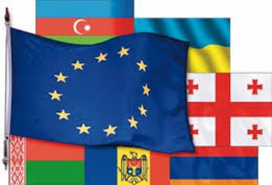 Представители Азербайджана осваивают курс по европейскому праву и экономике в Латвии
