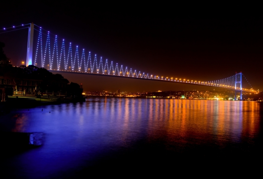 28 May - Respublika Günü şərəfinə İstanbul körpüsü üçrəngli bayrağımızın rəngləri ilə işıqlandırılacaq