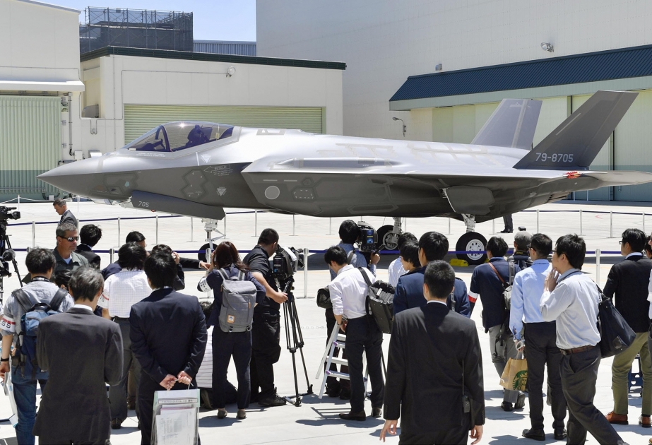 Yaponiyanın ilk F-35 hərbi təyyarəsi jurnalistlərə təqdim olunub