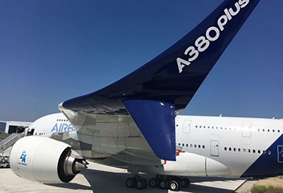 Airbus представил новую версию крупнейшего в мире пассажирского самолета