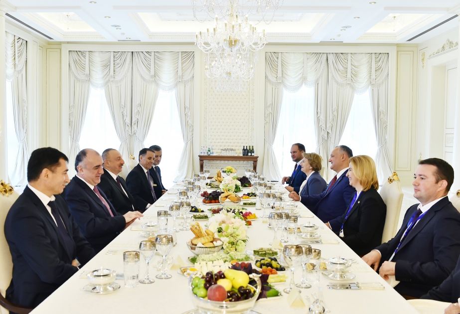 President Ilham Aliyev hosted official dinner reception in honor of Moldovan President VIDEO