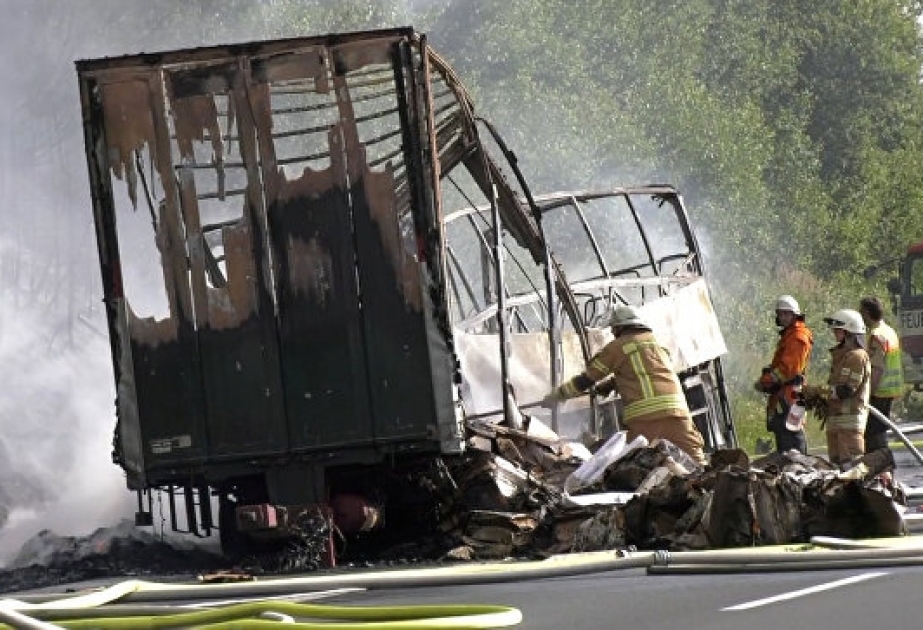 Bavariya polisi avtobus qəzasında 18 nəfərin öldüyünü təsdiqləyib