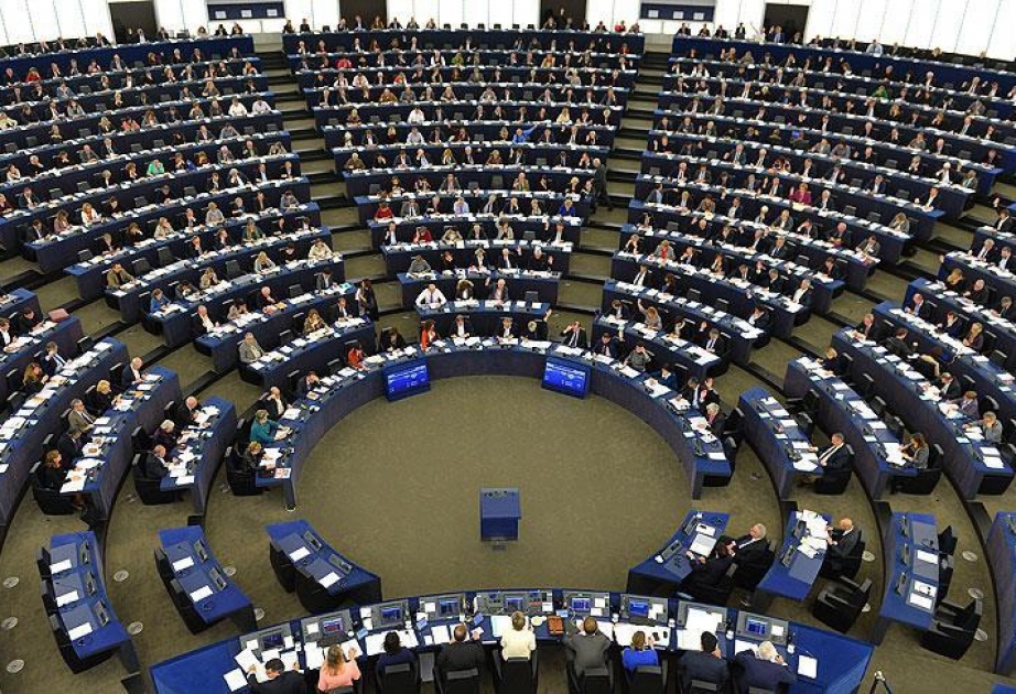 EU lawmakers back calls to suspend Turkey accession