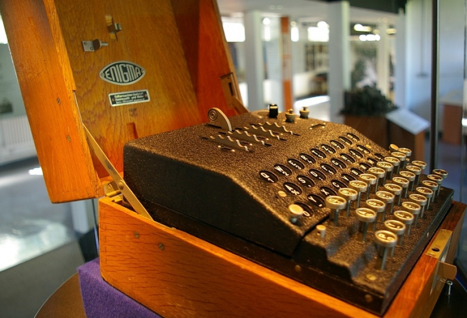 “Enigma” makinası hərracda 45 min avroya satılıb