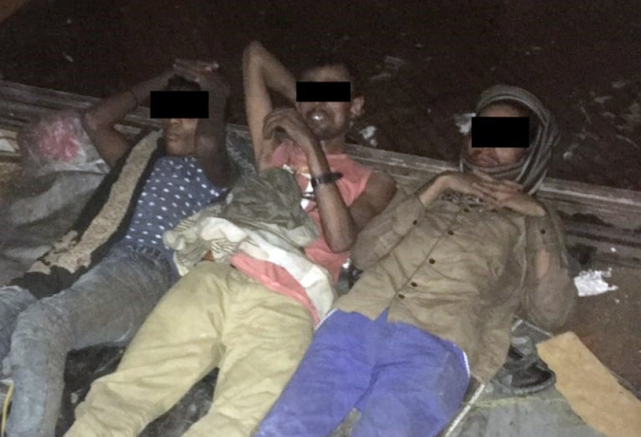 Таможенники Абу-Даби предотвратили попытку незаконного пересечения границы трех человек