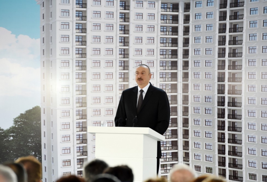 Награжденные квартирами работники медиа выражают признательность Президенту Азербайджана