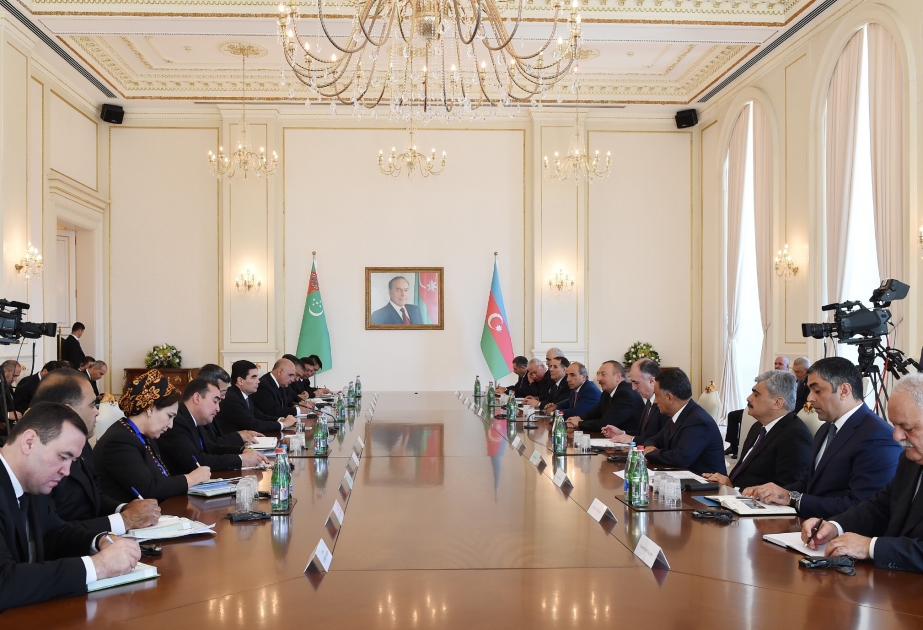 Presidents of Azerbaijan and Turkmenistan held expanded meeting VIDEO