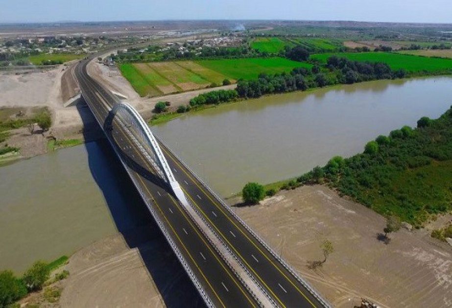 “Azəravtoyol”: Xarici investisiyalar hesabına yol infrastrukturunun yenidən qurulması davam etdirilib