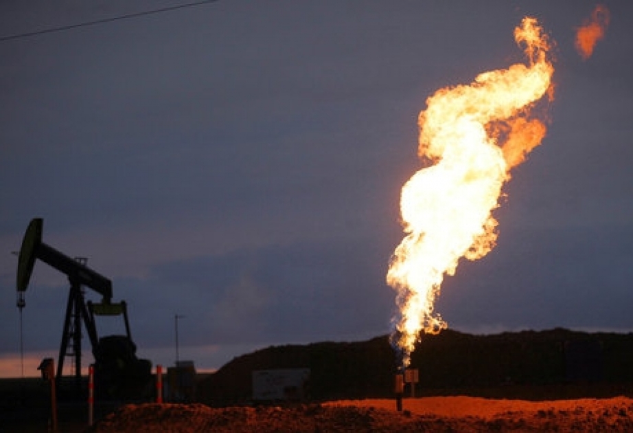 Rohöl beträgt 72 % und Erdgas 10, 88 % des aserbaidschanischen Gesamtexports