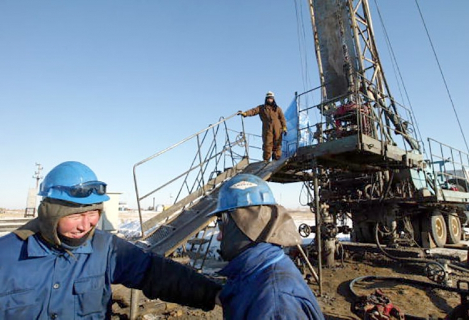 Qazaxıstan yarım ildə 7,3 milyon ton neft emal edib