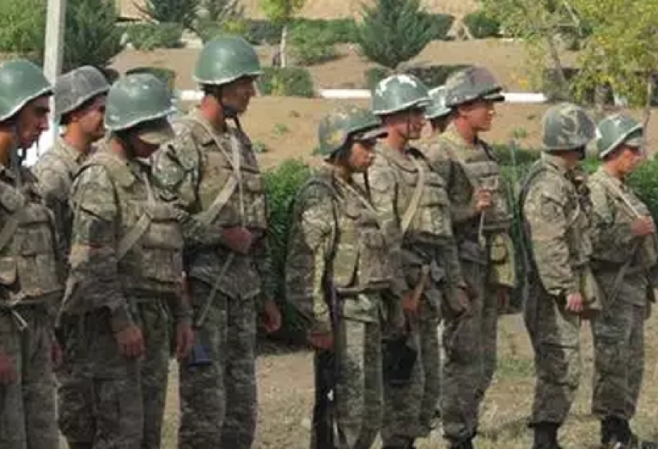Ermənistan hakimiyyəti zabitləri orduda zorla saxlamaq arzusundadır