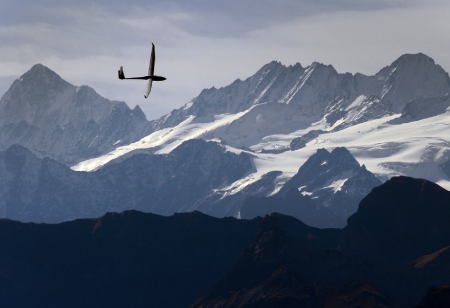 Tourist plane crash in Switzerland kills three