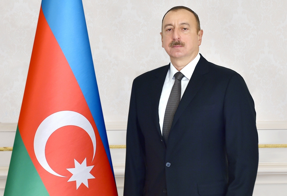Staatspräsident Ilham Aliyev gratuliert seinem ukrainischen Amtskollegen