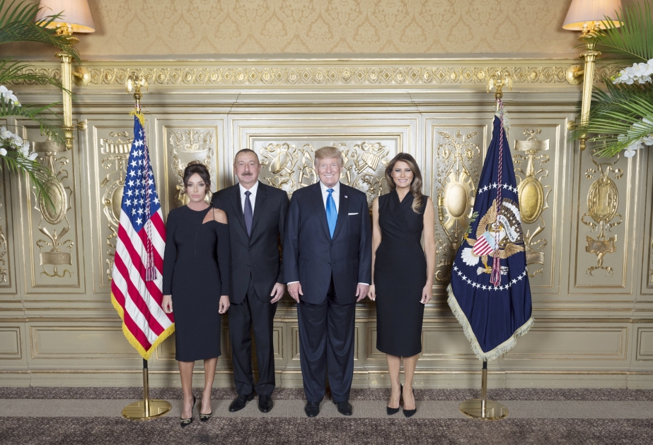 الرئيس الأذربيجاني يشارك في مأدبة رسمية باسم الرئيس الأمريكي دونالد ترامب وزوجته