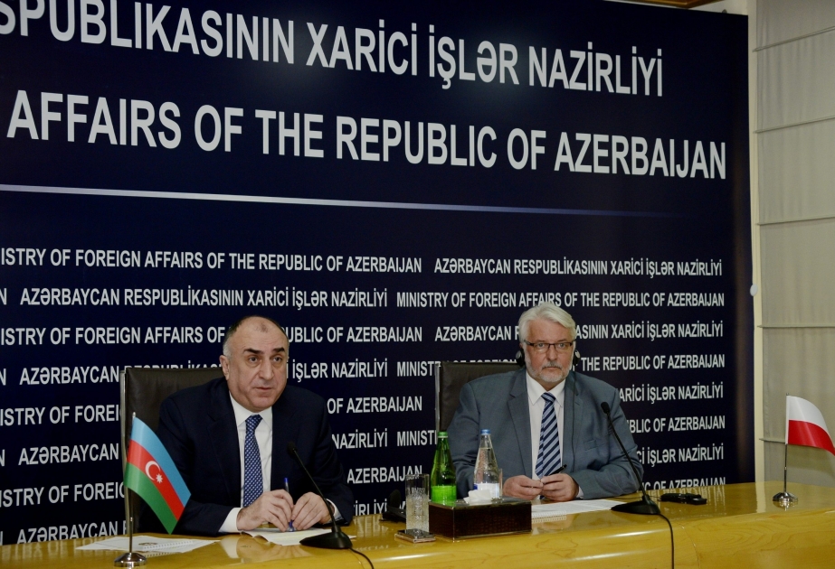 اهتمامات مؤتمر صحفي عقب اجتماع وزيري الخارجية الأذربيجاني والبولندي