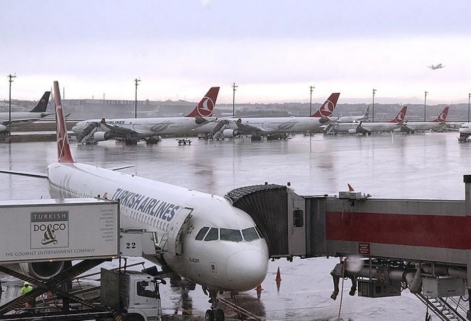 İstanbulda fırtınalı hava təyyarələrin uçuş qrafikini pozub
