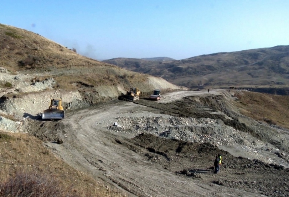 13,7 millions de manats débloqués pour la poursuite de la construction de la route Démirtchi-Lahidj