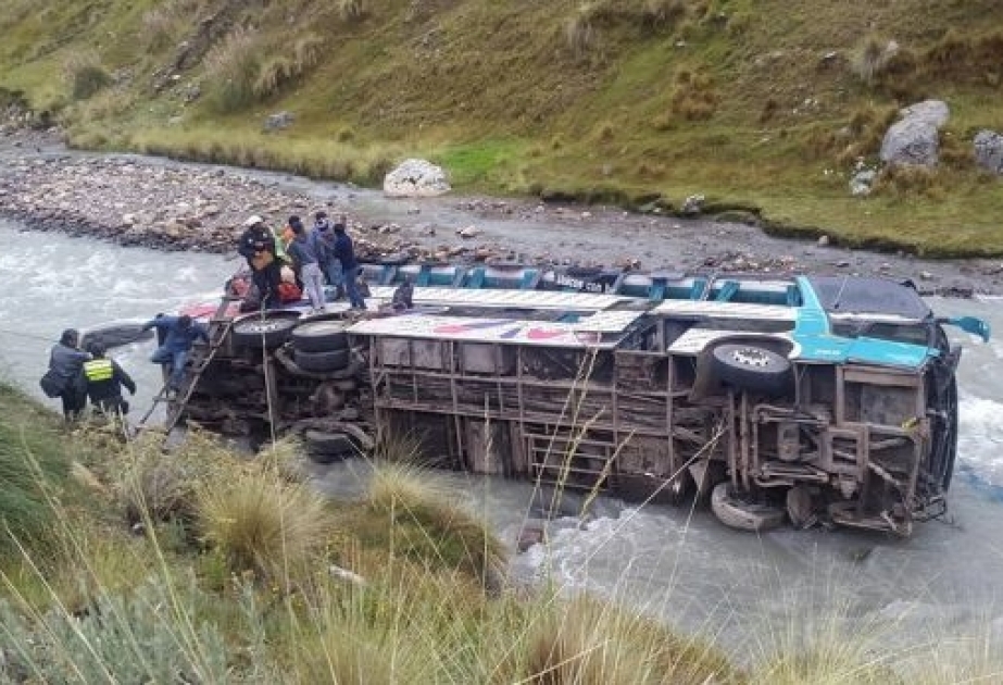 Peruda avtobusun qəzaya uğraması nəticəsində 21 nəfər həlak olub