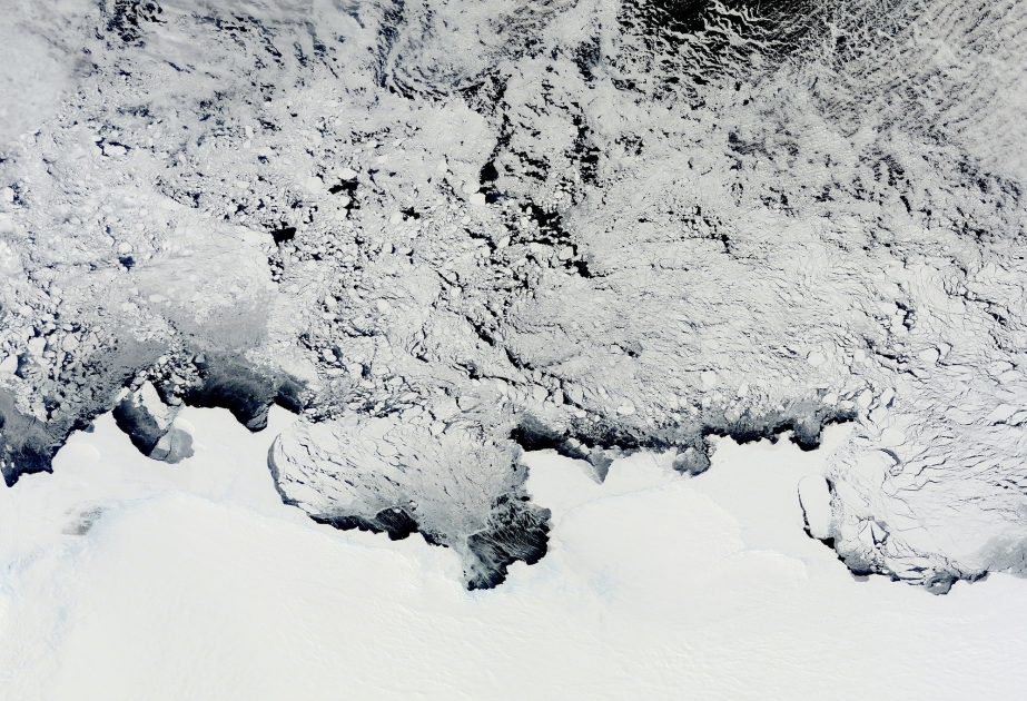 Beneath Antarctica’s Ice Is a Graveyard of Dead Continents