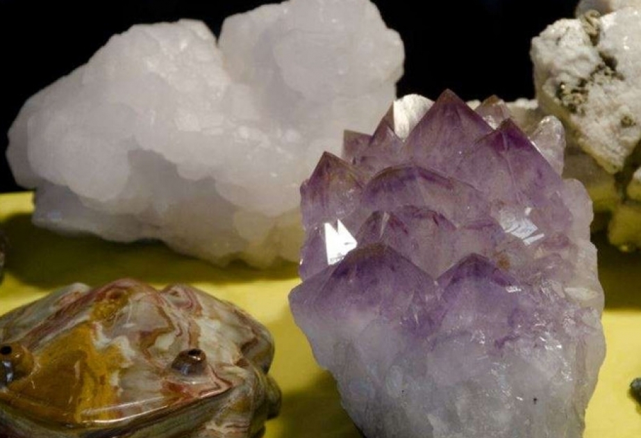 Beynəlxalq Mineraloji Assosiasiya Tacikistanda tapılan iki yeni mineralı dünya siyahısına daxil edib