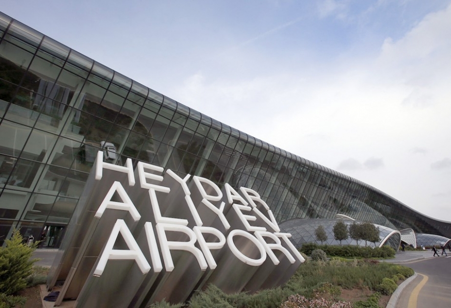 Несмотря на погодные условия, Международный аэропорт Гейдар Алиев работает в штатном режиме