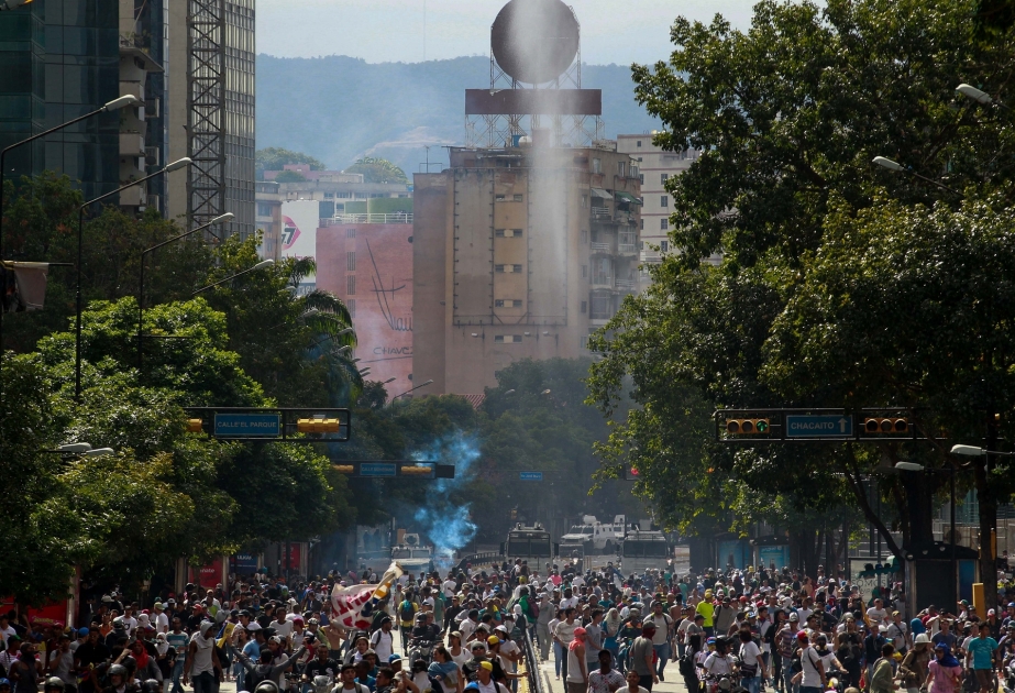 Venesuelada etiraz aksiyalarında azı 16 nəfər ölüb VİDEO