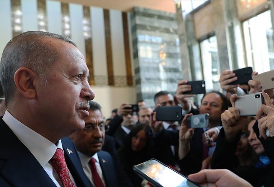 Türkiyə Prezidenti “İstiqlal” marşını oxumayan Xalqların Demokratik Partiyasının deputatlarına etirazını bildirib