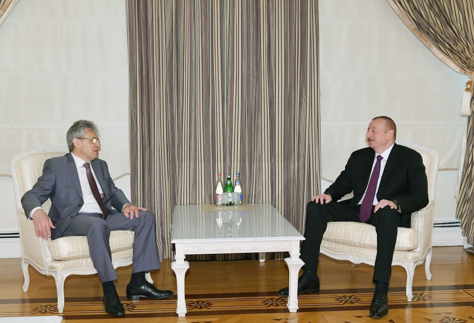 Le président Ilham Aliyev a reçu la délégation conduite par le président de l’Académie des sciences de Russie VIDEO