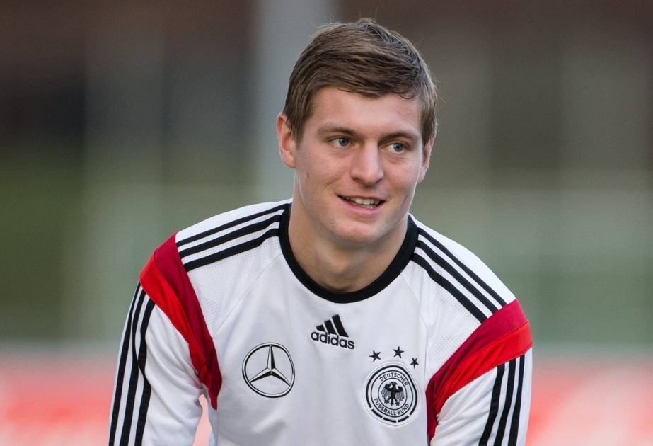 Toni Kroos signs new Real Madrid contract to 2023