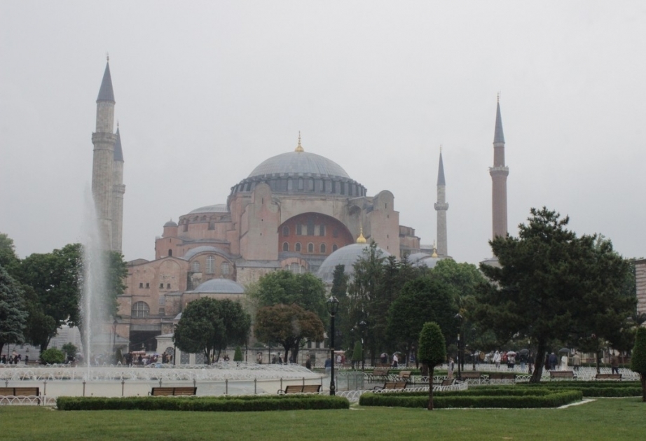 Bu ilin əvvəlindən İstanbula gələn turistlərin sayı rekord həddə çatıb