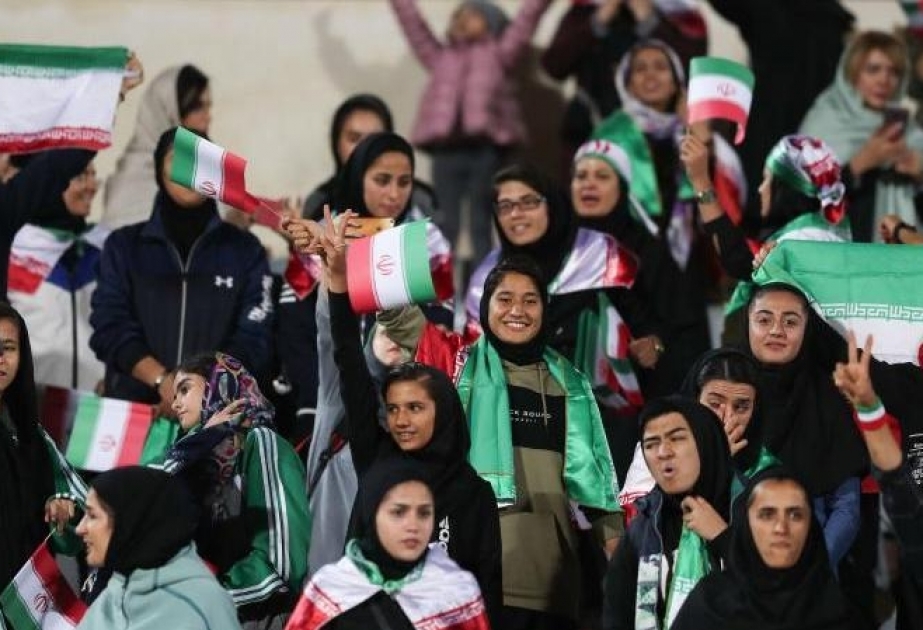 Zum ersten Mal können iranische Frauen Tickets für Fußballspiel kaufen