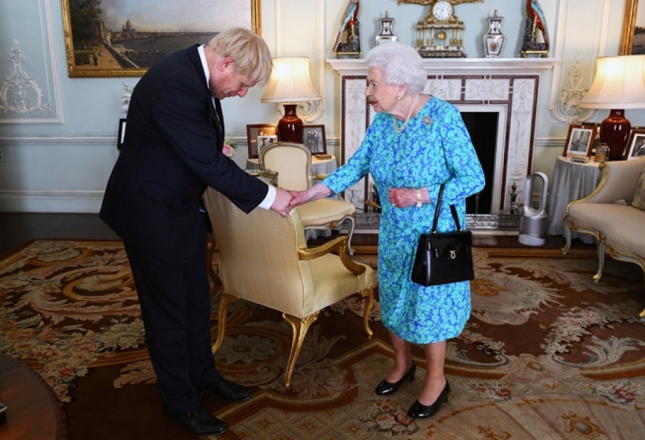 Boris Conson kraliça II Elizabetdən hökuməti formalaşdırmaq icazəsi alıb