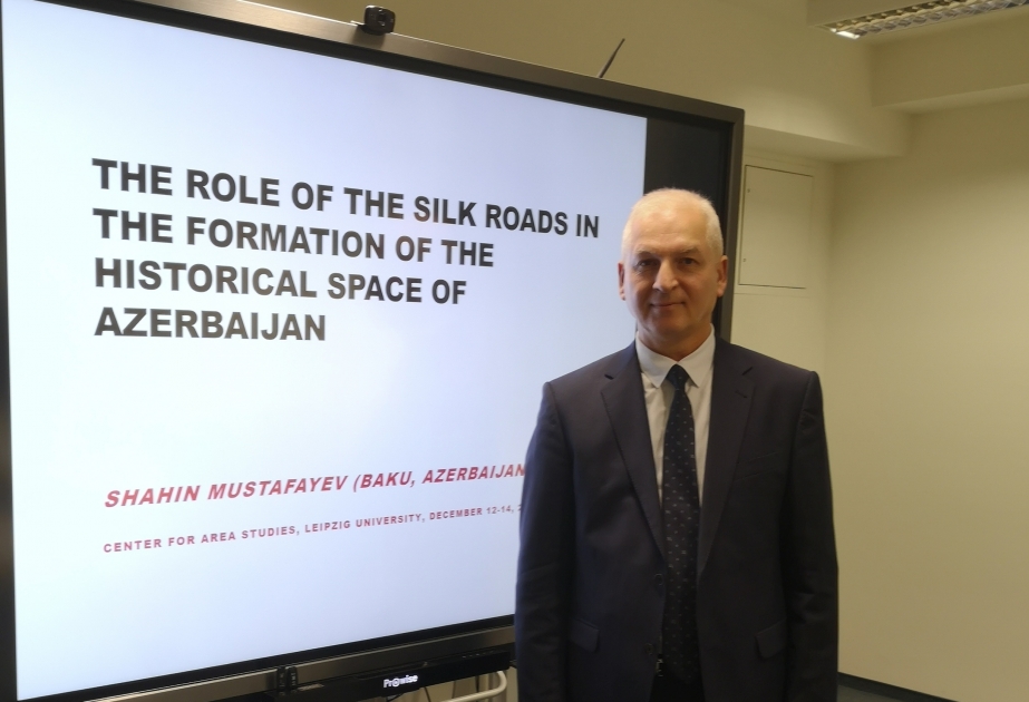 Se discutió el papel de la Ruta de la Seda en la formación del espacio histórico de Azerbaiyán en la conferencia internacional