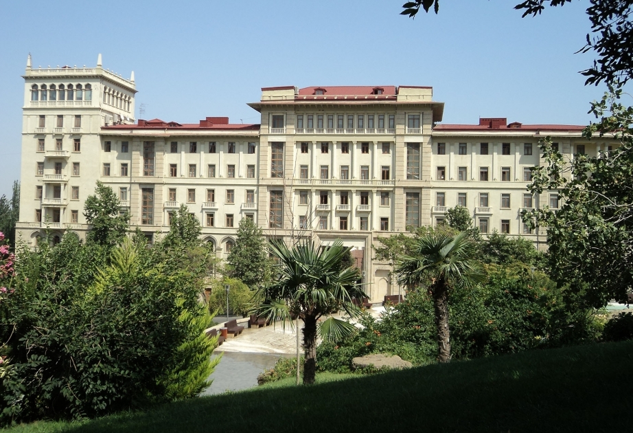 Постановление Оперативного штаба при Кабинете Министров Азербайджанской Республики в связи с ограничением передвижения в стране вступило в силу