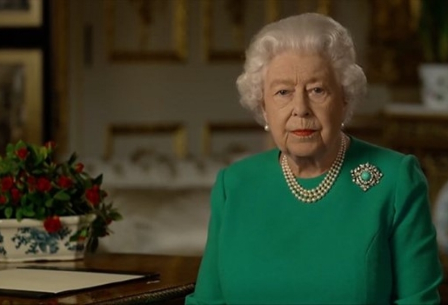 Коронавирус: Королева Елизавета II призвала британцев к самодисциплине и решимости