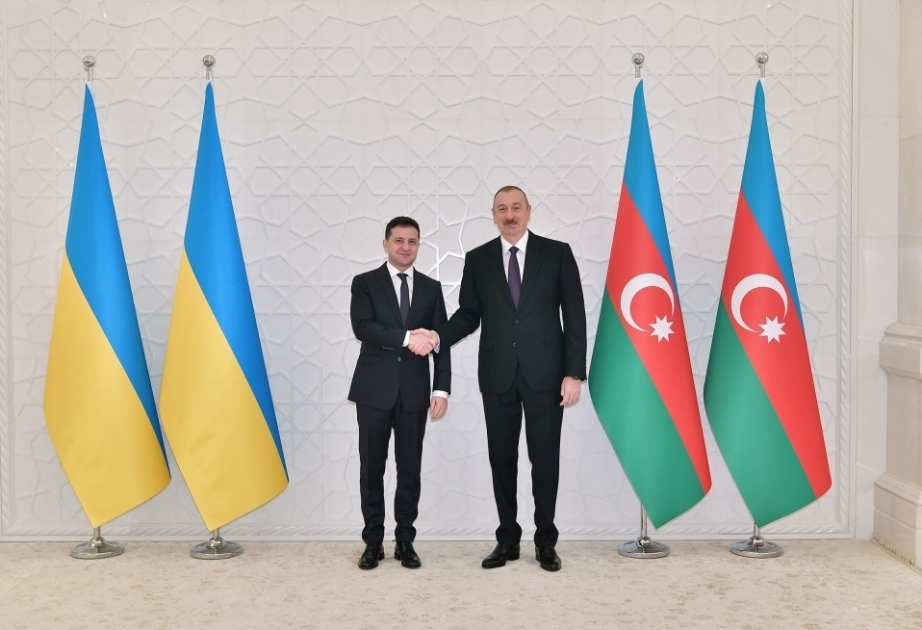 Präsident Wolodymyr Selenskyj telefoniert mit seinem aserbaidschanischen Amtskollegen