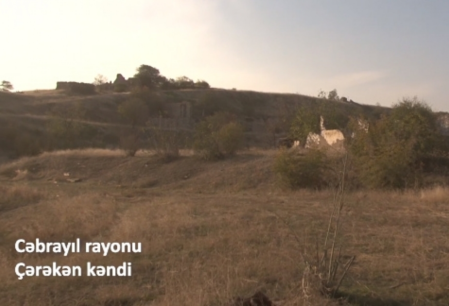 Verteidigungsministerium veröffentlicht Videoaufnahmen aus Dorf Charakan in Region Jabrayil, das aus armenischer Okkupation befreit ist VIDEO