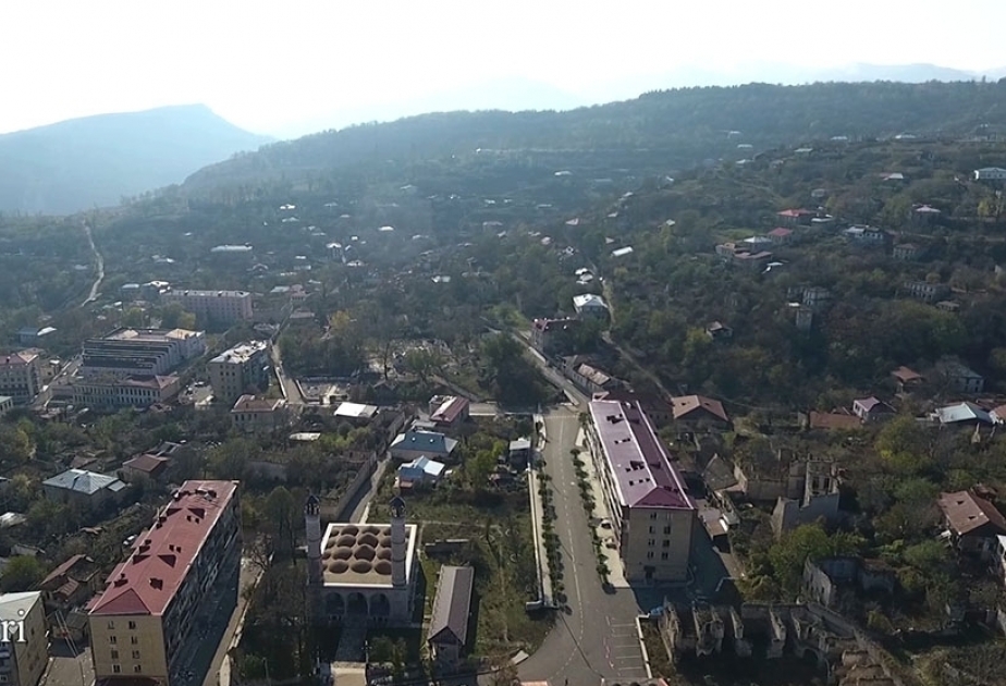 Verteidigungsministerium veröffentlicht Luftbildvideo aus der Stadt Schuscha VIDEO