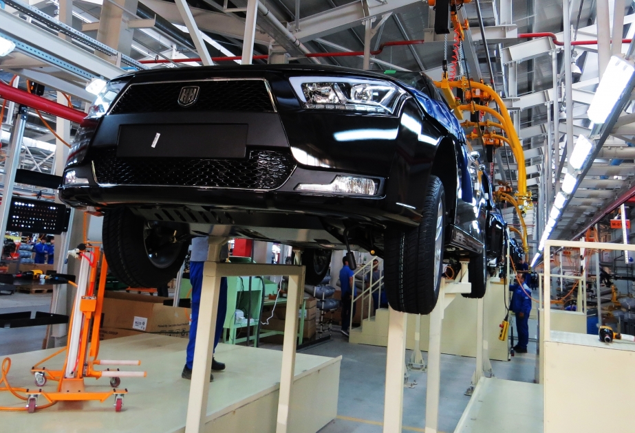 Azerbaiyán reduce la fabricación de automóviles en un 50% en enero