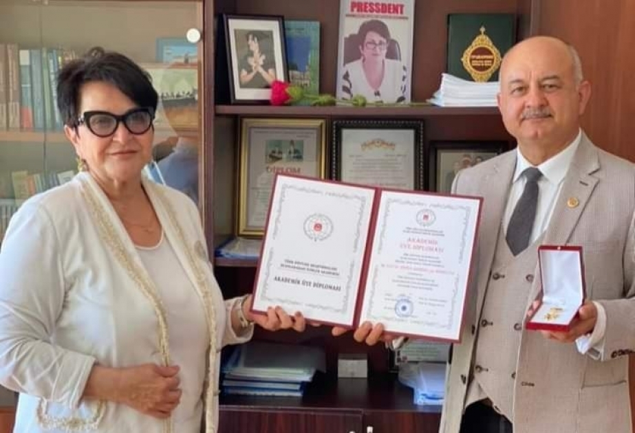 Tibb Universitetinin əməkdaşı “Beynəlxalq qızıl ulduz” medalı ilə təltif edilib