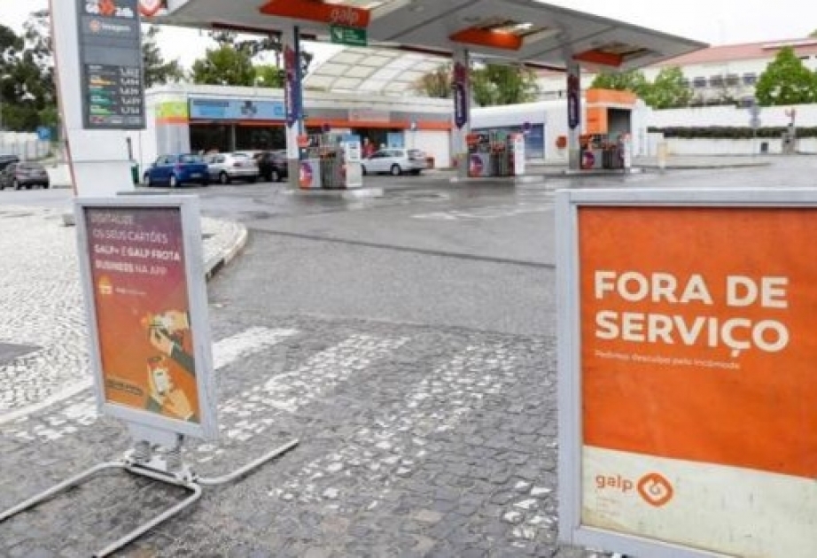 Бензин в Португалии подорожал в 20 раз больше, чем заработная плата за год
