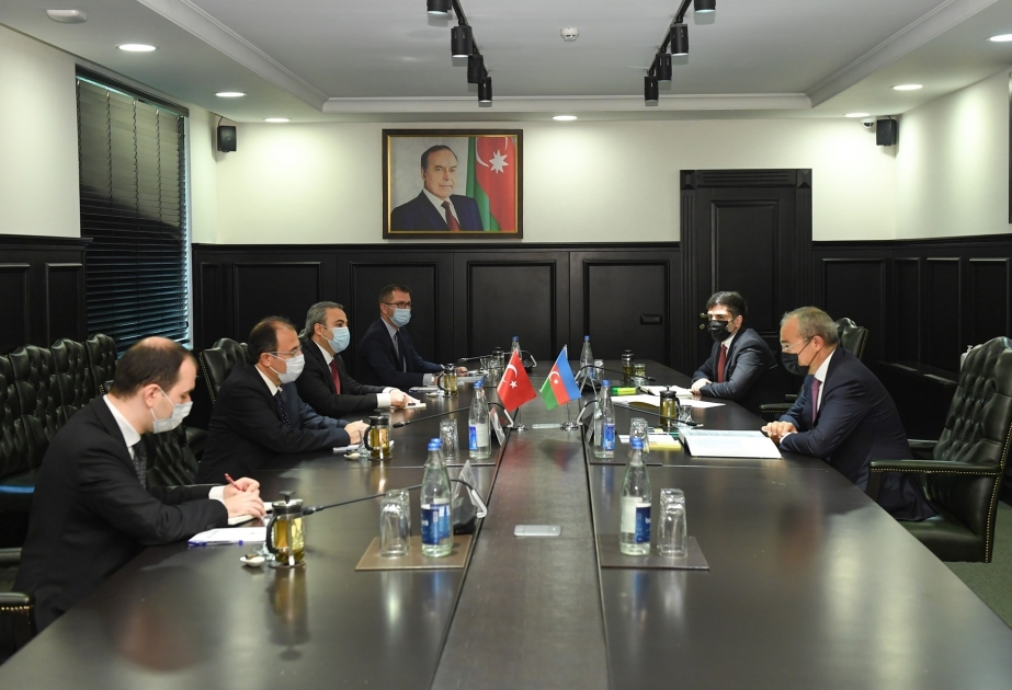 Wirtschaftsminister Jabbarov trifft neuen türkischen Botschafter in Aserbaidschan
