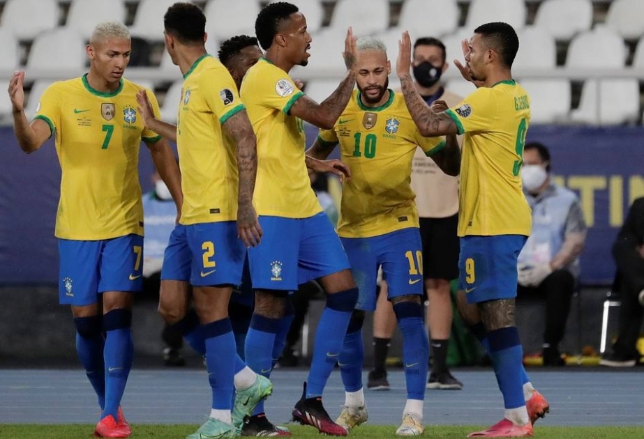 Сборная Бразилии разгромила команду Перу в матче Кубка Америки по футболу