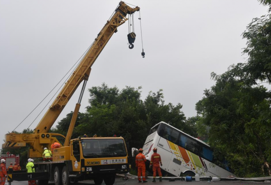 Un bus se renverse en Chine: 13 morts et 47 blessés