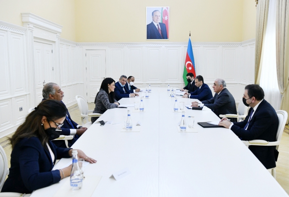 Премьер-министр Али Асадов встретился с министром международного сотрудничества Египта