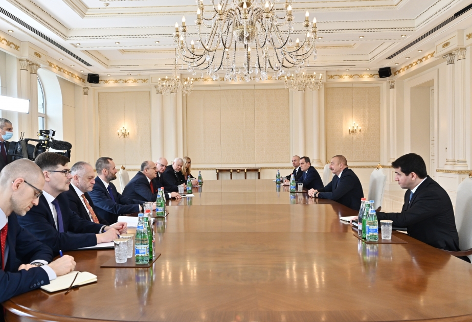阿塞拜疆总统接见欧安组织现任主席率领的代表团