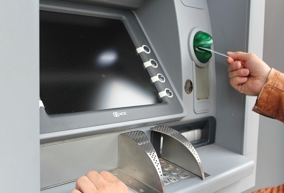 Увеличилось число банкоматов и POS-терминалов