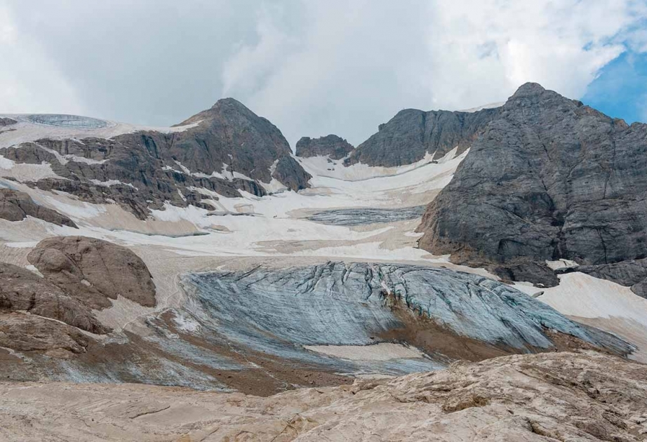 İtaliyada Marmolada zirvəsində buzlağın uçması nəticəsində 20-dək alpinist itkin düşüb