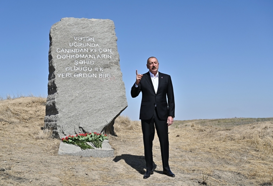 Le président Ilham Aliyev : Nous sommes fiers de nos martyrs, de nos soldats et officiers héroïques