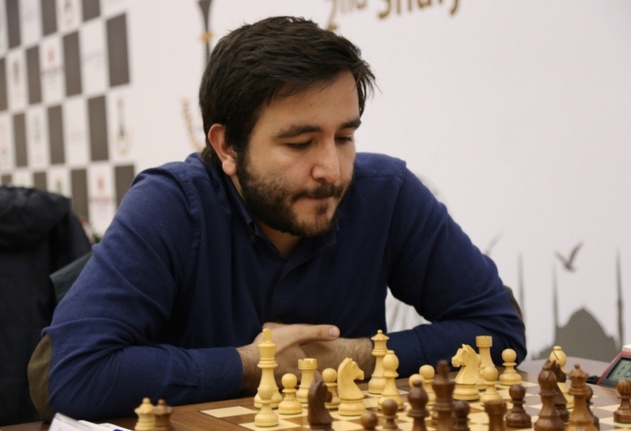 Aserbaidschanischer Schachspieler in der Spitzengruppe beim spanischen Open-Turnier
